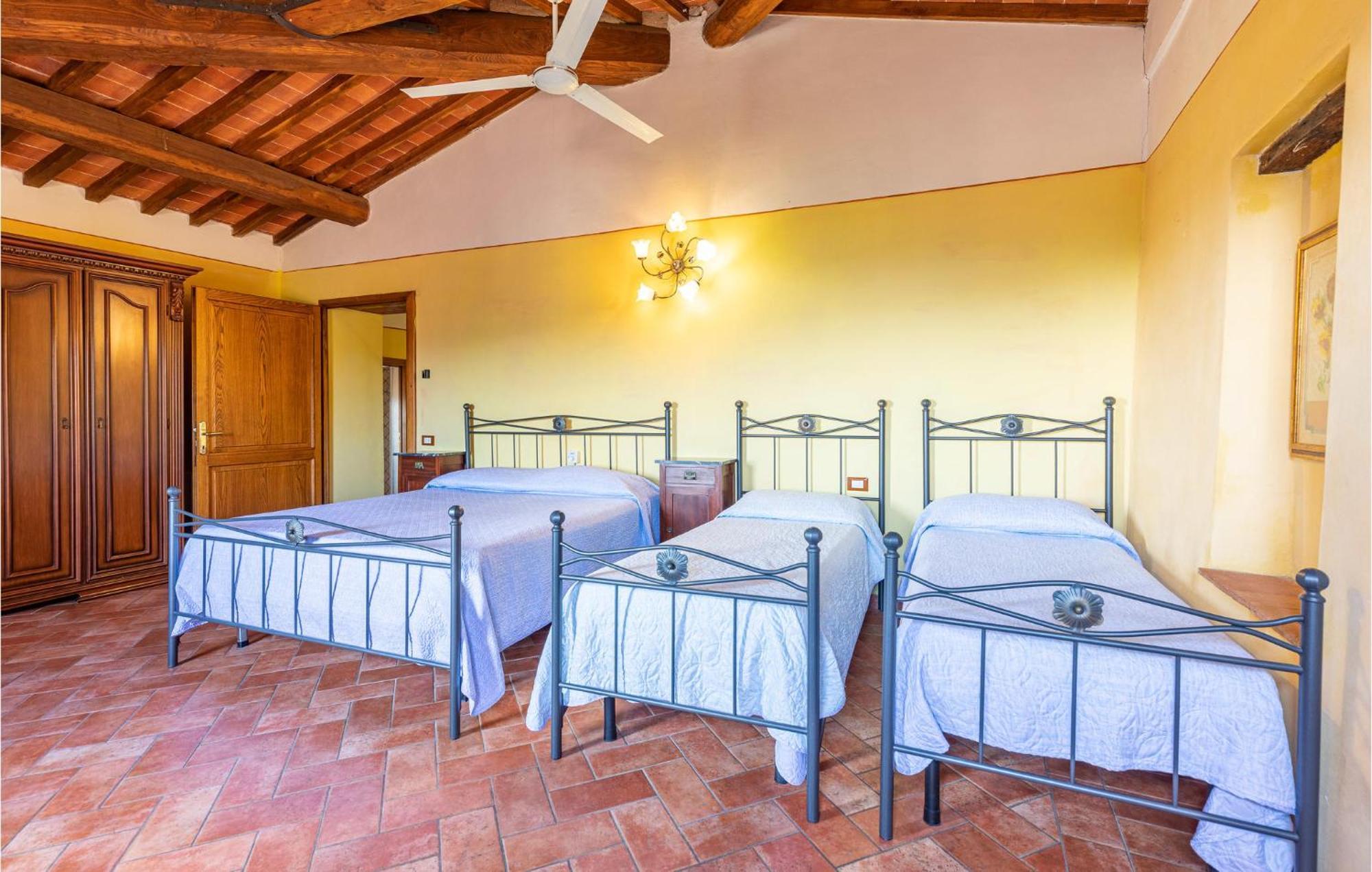 Awesome Home In Marliana With Kitchenette מראה חיצוני תמונה