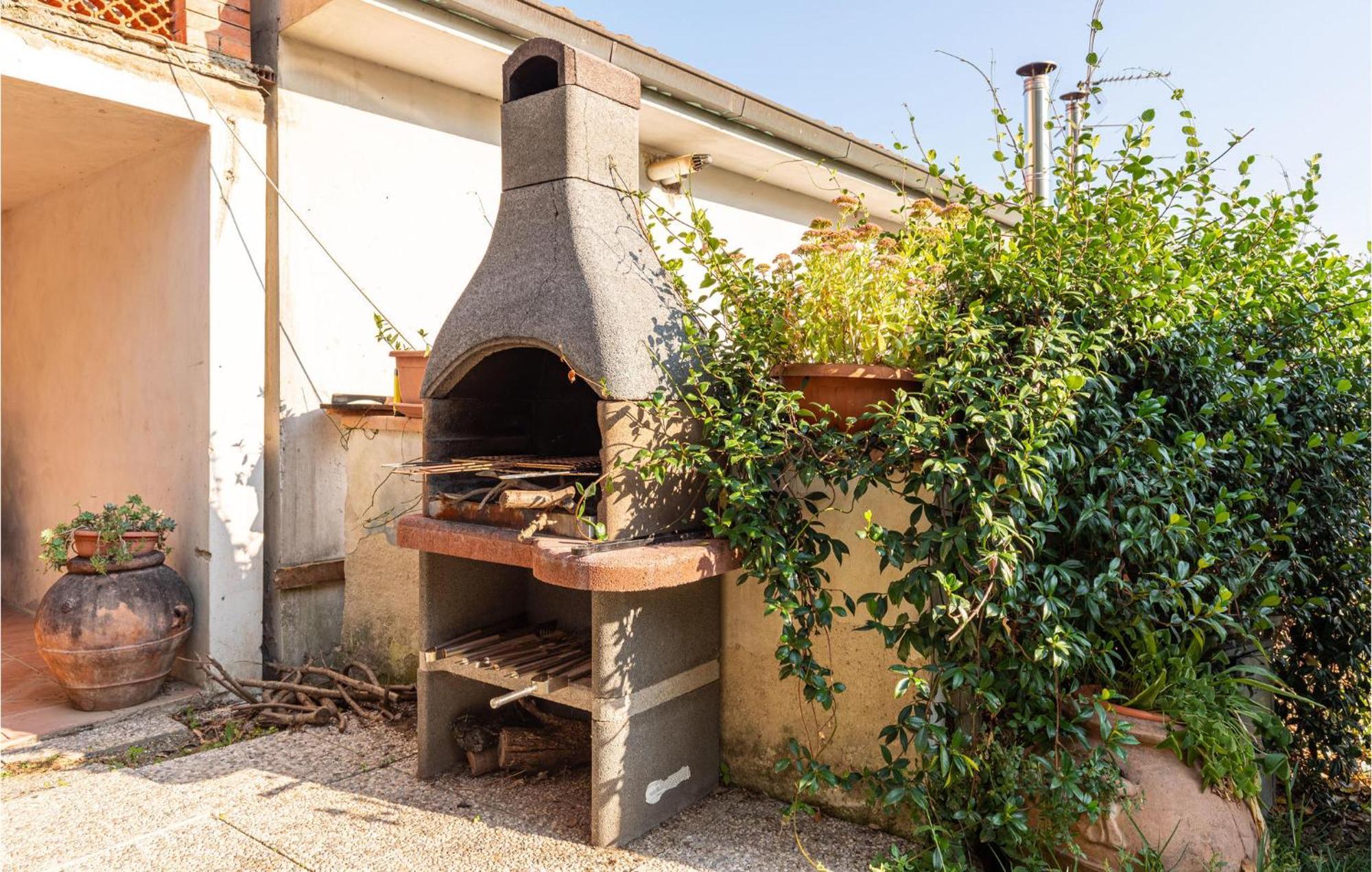 Awesome Home In Marliana With Kitchenette מראה חיצוני תמונה